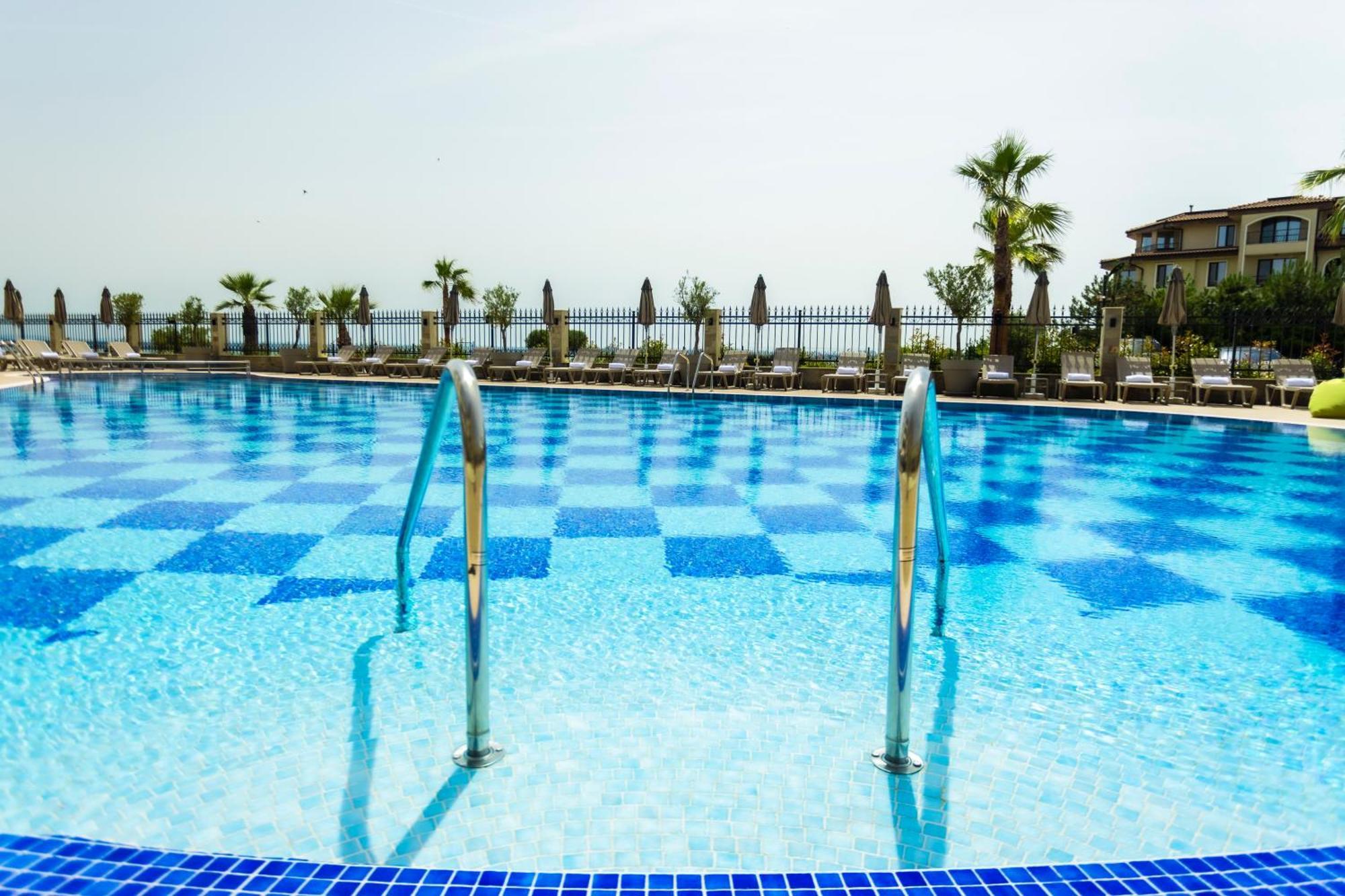Natura All Seasons Boutique Hotel Burgas City Exterior foto